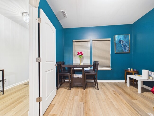 Building Photo - 4111 Stockbrook Dr