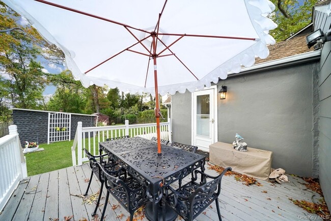 Building Photo - 10 Siracusa Blvd