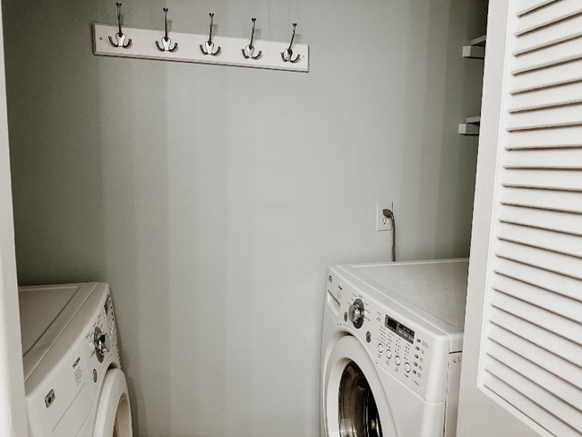 Building Photo - 8317 Kingsgate Rd