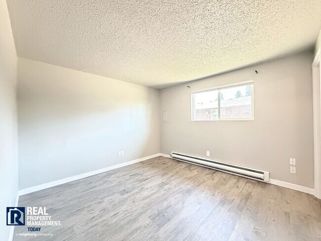 Building Photo - 1408-1414 Josephine Ct SE