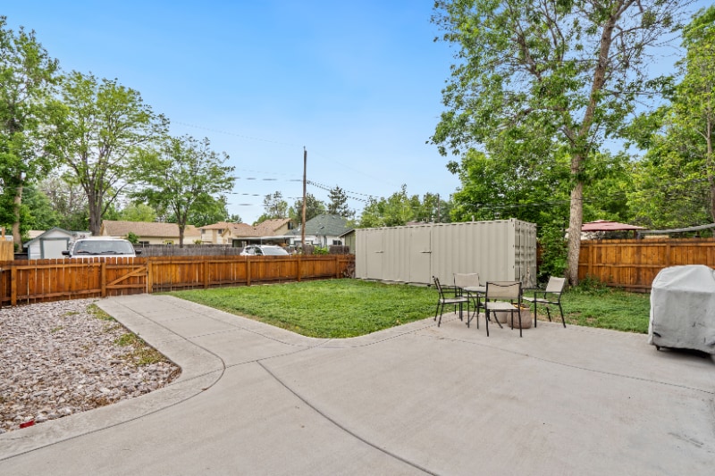 Building Photo - 514 E 1st St