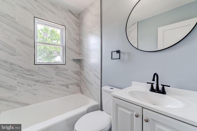 Building Photo - 1902 Good Hope Ct SE