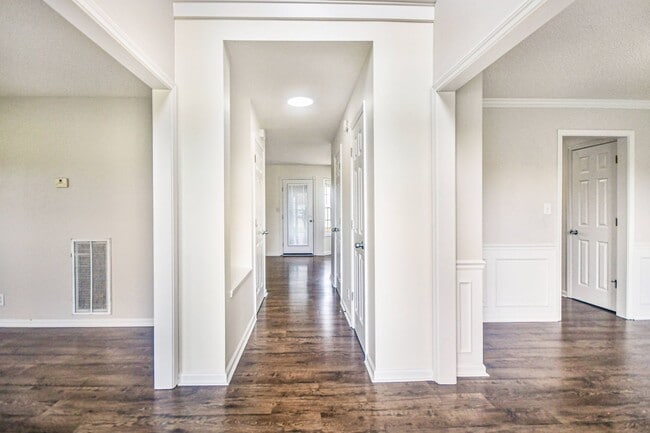 Building Photo - 3378 Poplar Hill