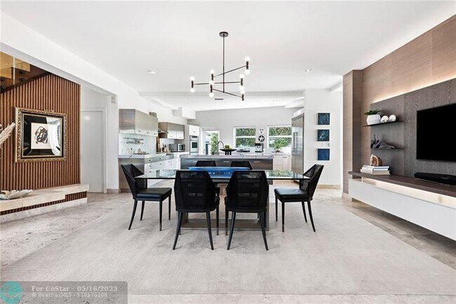 Building Photo - 2416 Bayview Dr