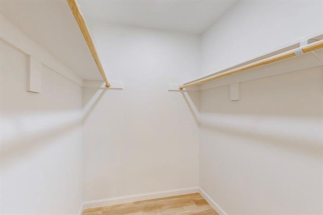 Building Photo - 820 Bedford Ct W