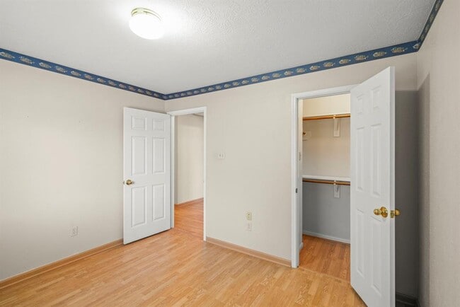 Building Photo - 12819 Orchard Hollow Way