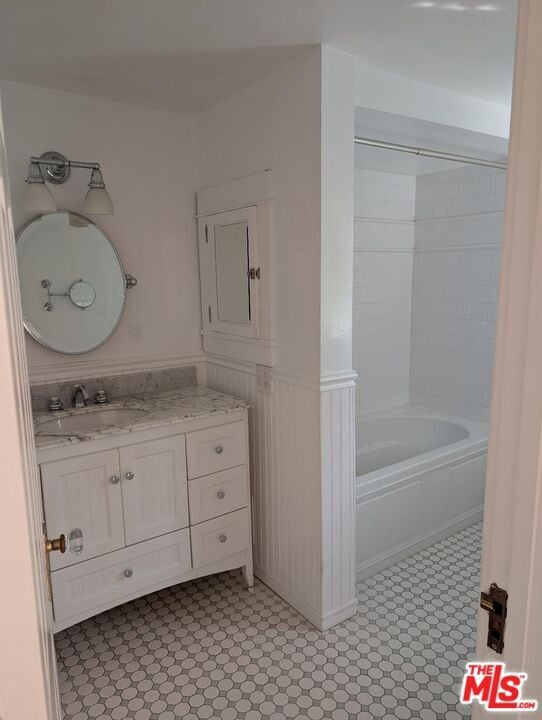 Building Photo - 4804 La Villa Marina