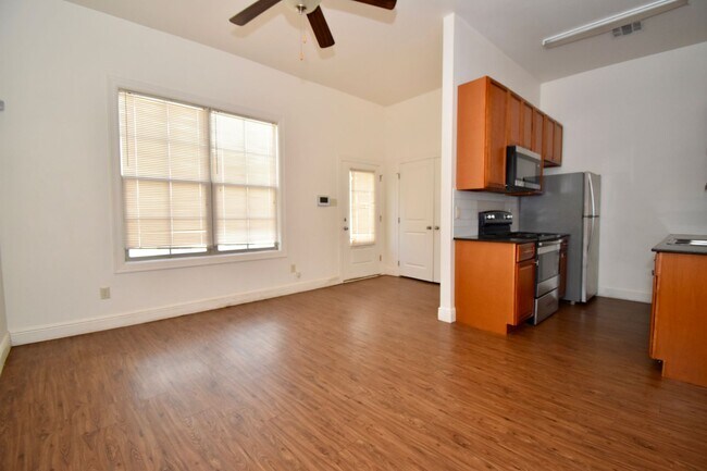 Building Photo - Pine Grove Apartments