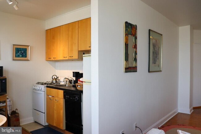 Building Photo - 2601 Pennsylvania Ave