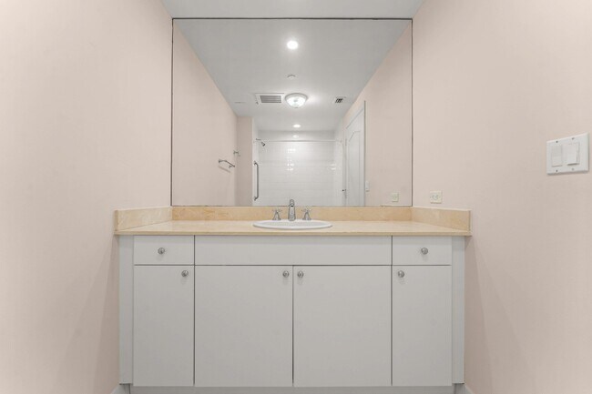 Building Photo - 550 SE Mizner Blvd