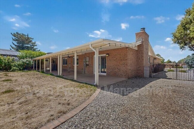 Building Photo - 8301 Cherry Hills Dr NE