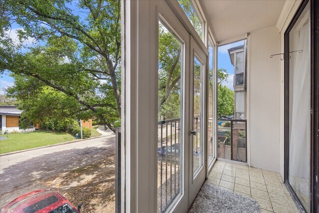 Building Photo - 2475 Underwood St