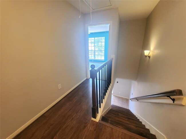 Building Photo - 2030 Plantation Dr