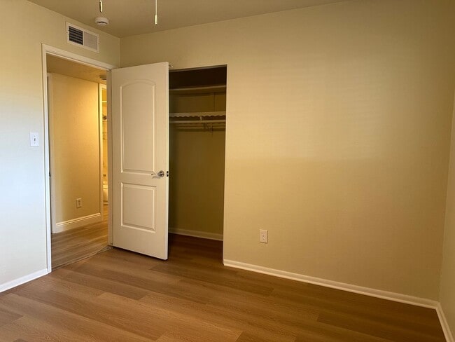 Building Photo - Your Next Chapter Starts Here - Convenient Redding Location!