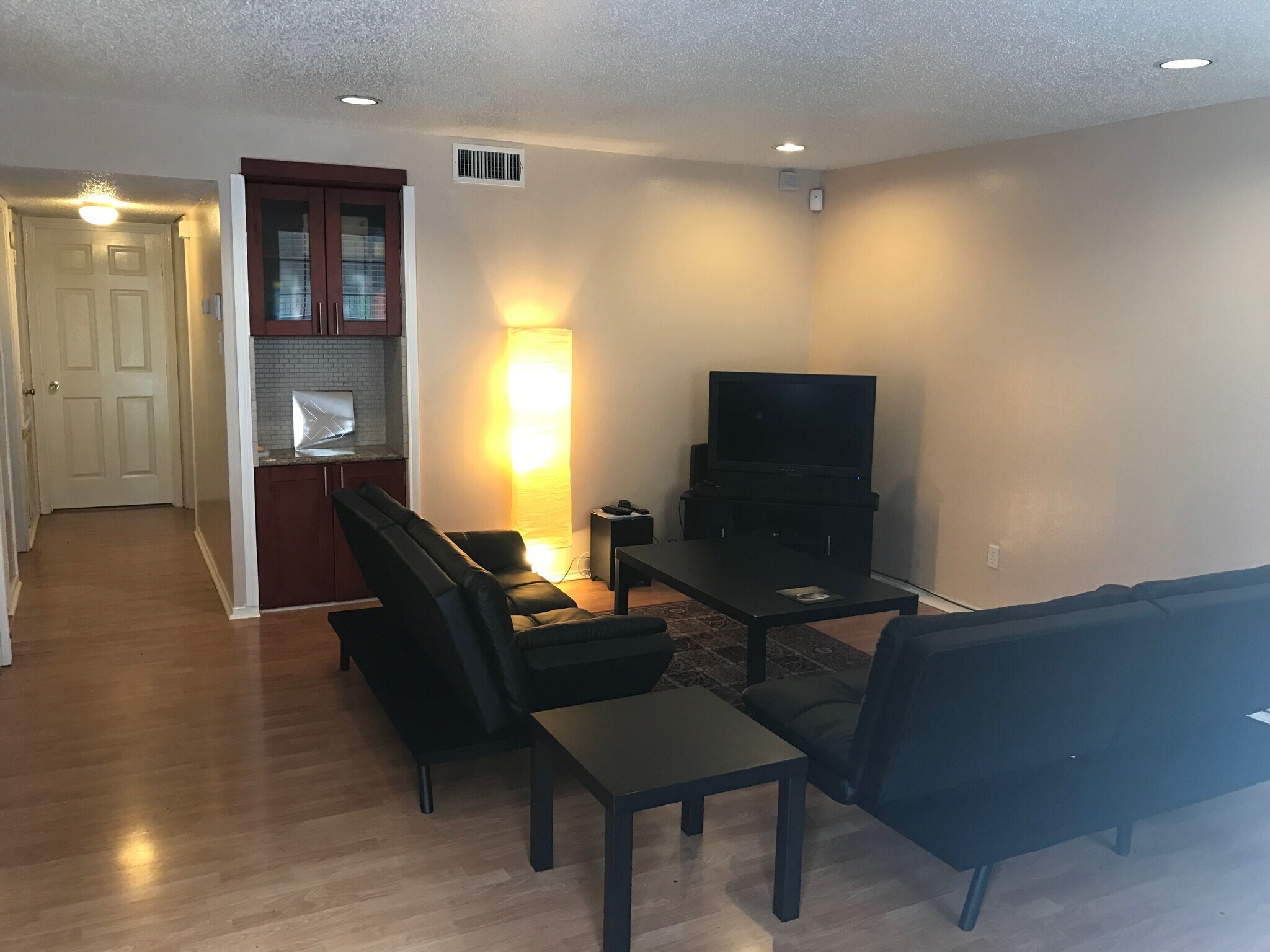 Building Photo - 2401 Leon St