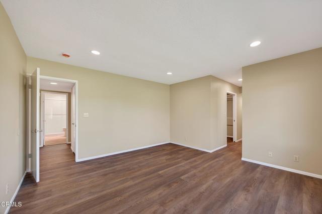 Building Photo - 1525 Fairway Dr