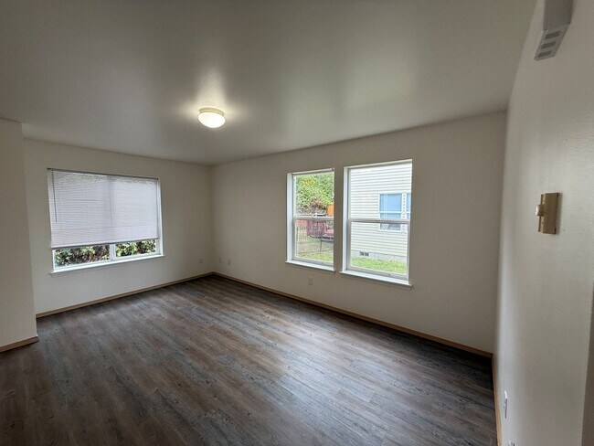 Building Photo - 1838 Valencia St