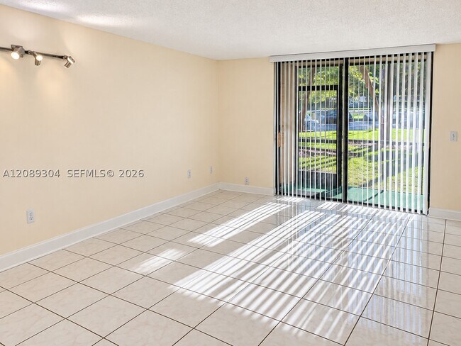 Building Photo - 8760 SW 133rd Ave