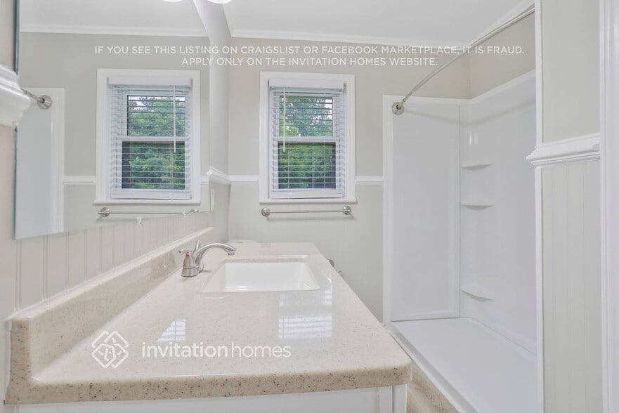 Building Photo - 944 Betty Dr