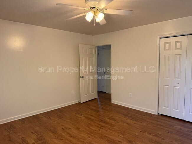 Building Photo - 5036 Willoway Dr