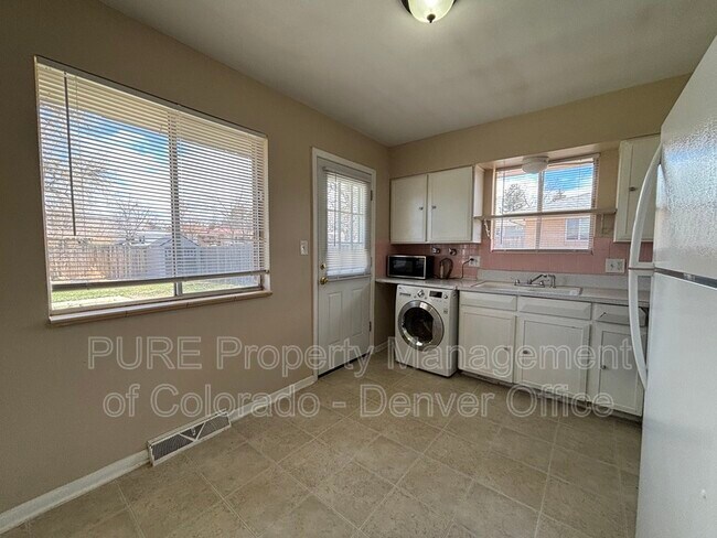 Building Photo - 150 S Cody Ct