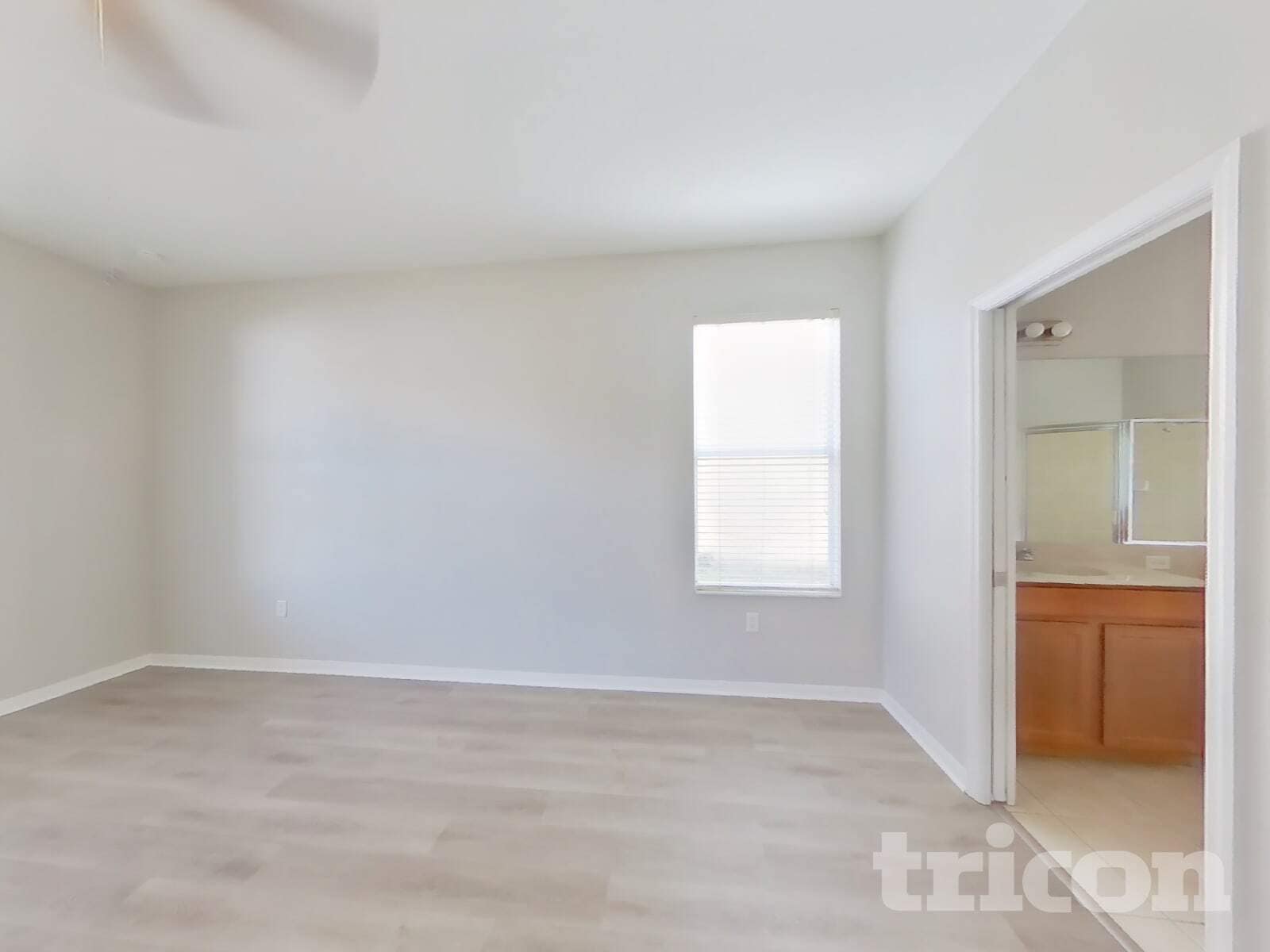 Building Photo - 1036 Napolean Way