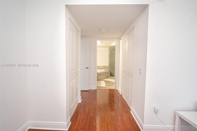 Building Photo - 2641 N Flamingo Rd