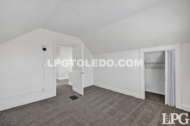 Building Photo - 1434 Kedron St