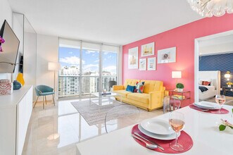 Building Photo - 485 Brickell Ave