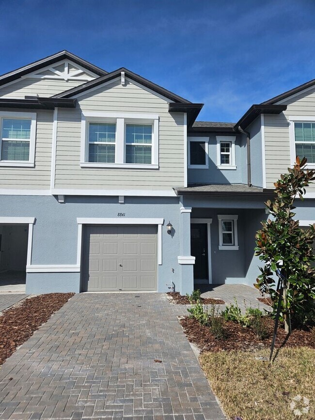 Building Photo - Dazzling 3-bedroom, 2.5-bathroom, 1 car ga...
