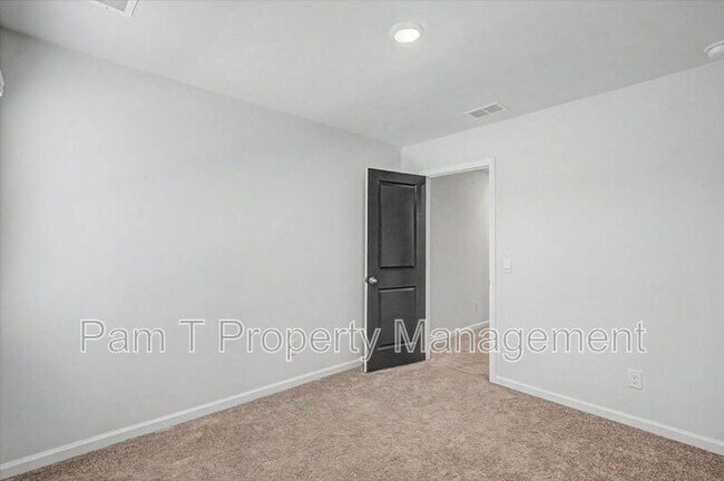 Building Photo - 140 Birch Cir