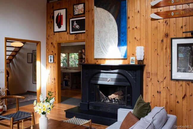 Building Photo - 42 Lake Pleasant Rd