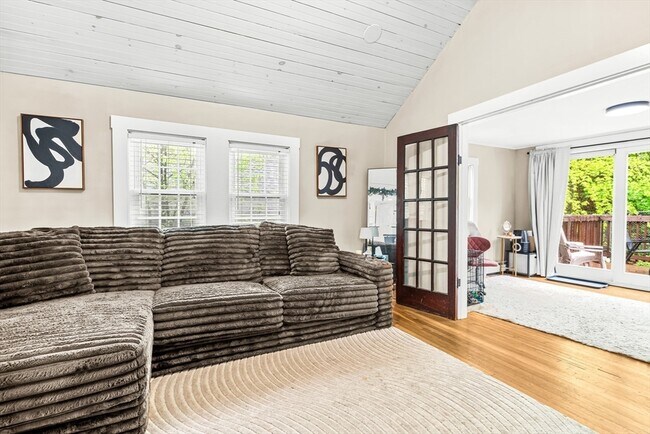 Building Photo - 121 Franklin St