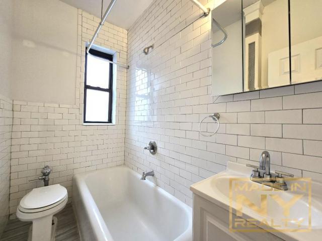 Building Photo - 1 bedroom in ASTORIA NY 11106