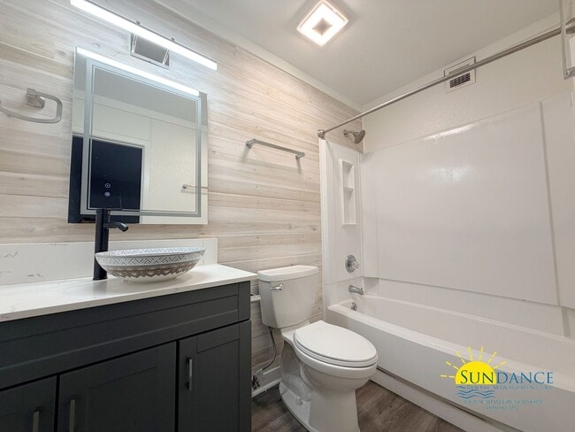 Building Photo - Beautiful 2BR Home Near Eglin AFB & Hurlburt Field!