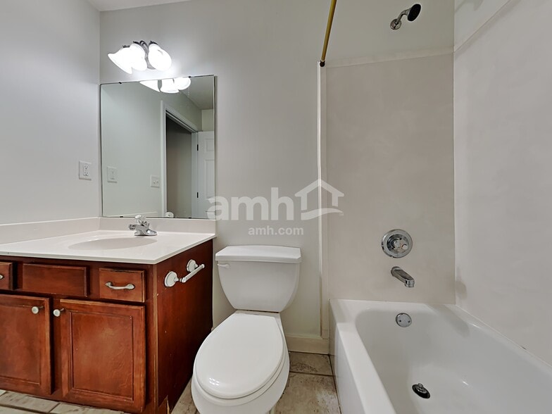 Building Photo - 1673 Farkleberry Dr