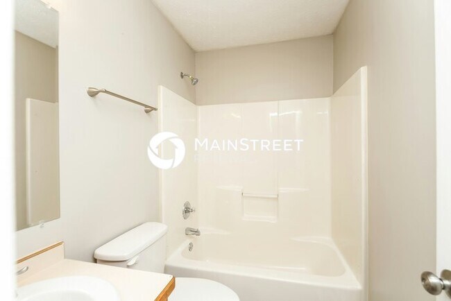 Building Photo - 3 Bedroom Pet-Friendly Home in Gainesville, GA with Main Street Renewal