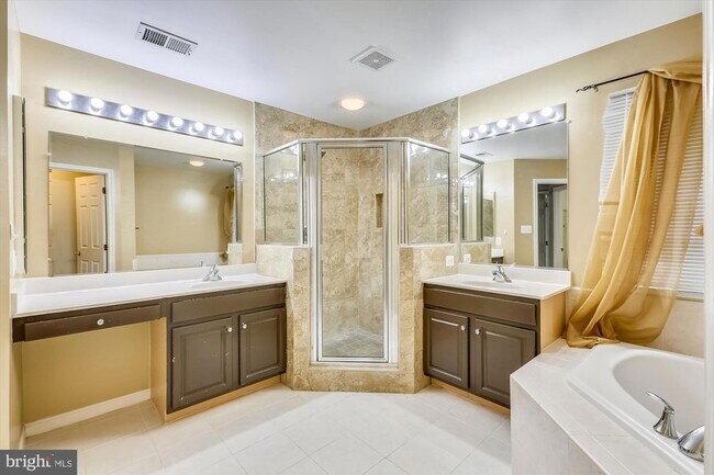 Building Photo - 1004 Gaither Rd