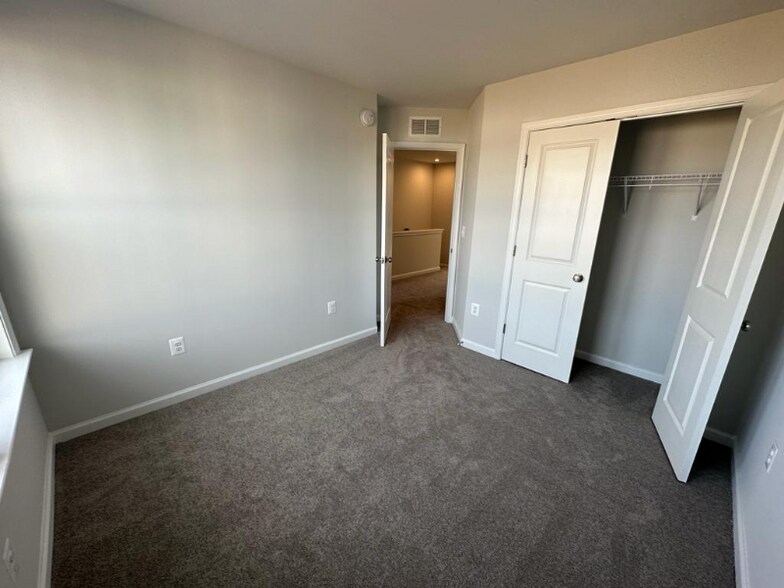 Building Photo - 619 Rivanna Hl Rd