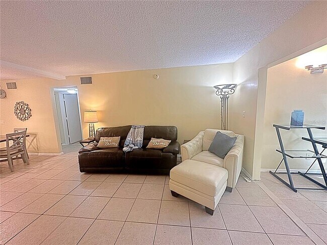 Building Photo - 4500 E Bay Dr