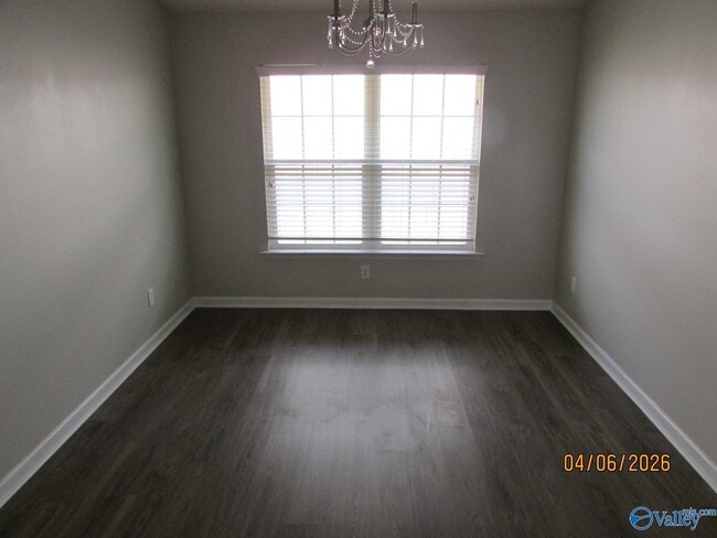 Building Photo - 226 Shadow Ct SW