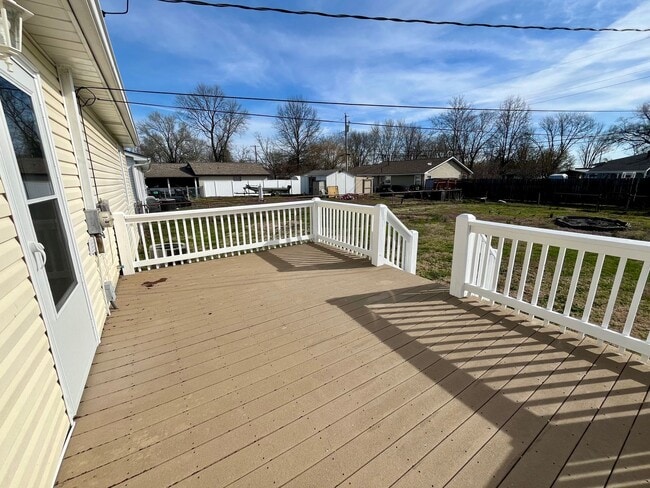 Building Photo - 3 bedroom Ranch