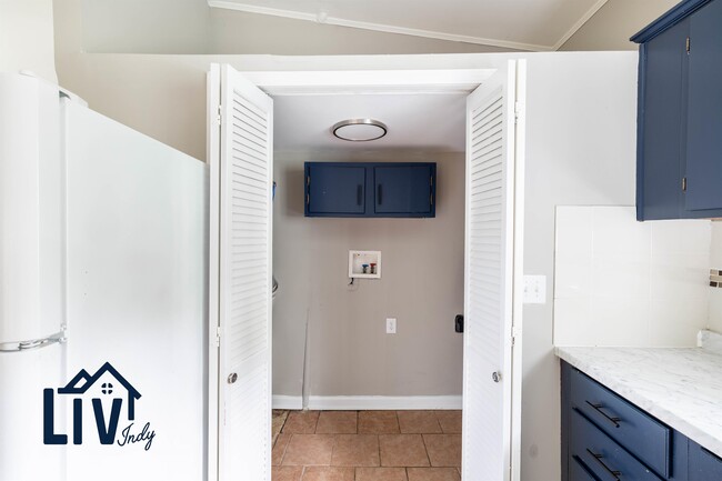 Building Photo - 1050 Janet Dr