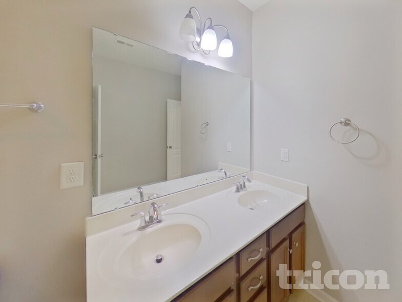 Building Photo - 111 Rougemont Ln