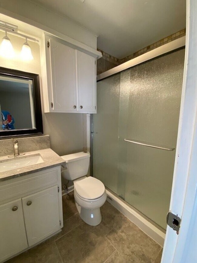 Building Photo - 4 Bed, 2 Bath Corner Lot in Broken Arrow!