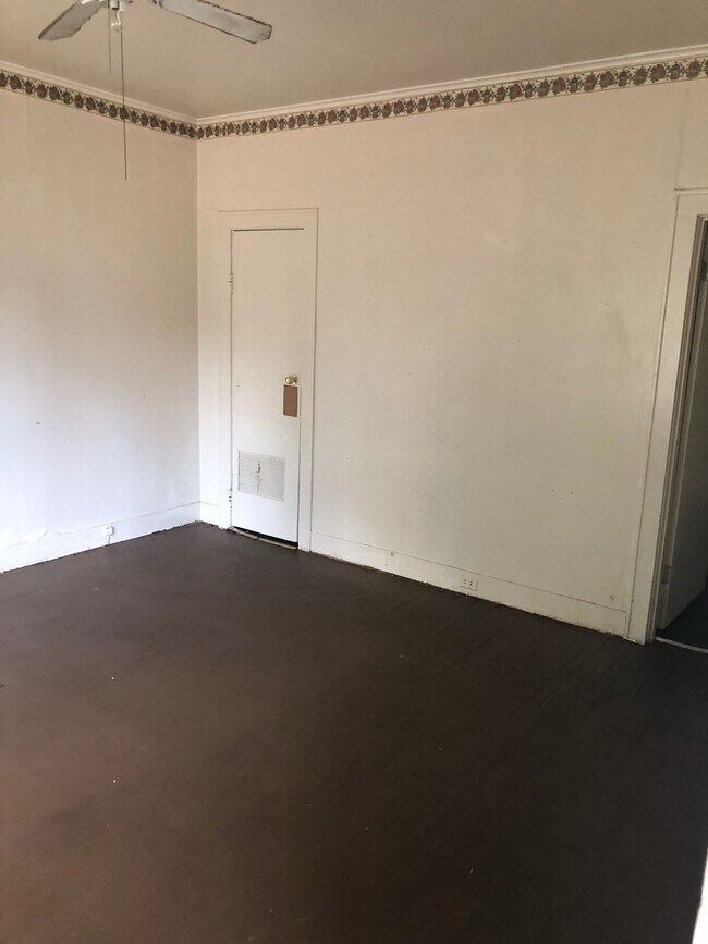 Building Photo - 2957 Regent St