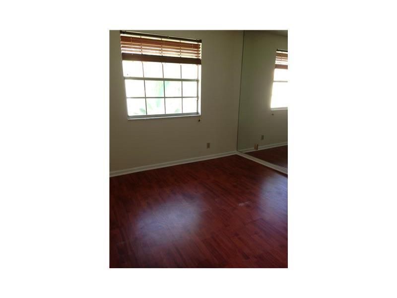 Building Photo - 6542 Via Regina