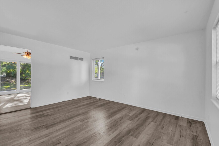 Building Photo - 3702 NE 69th St