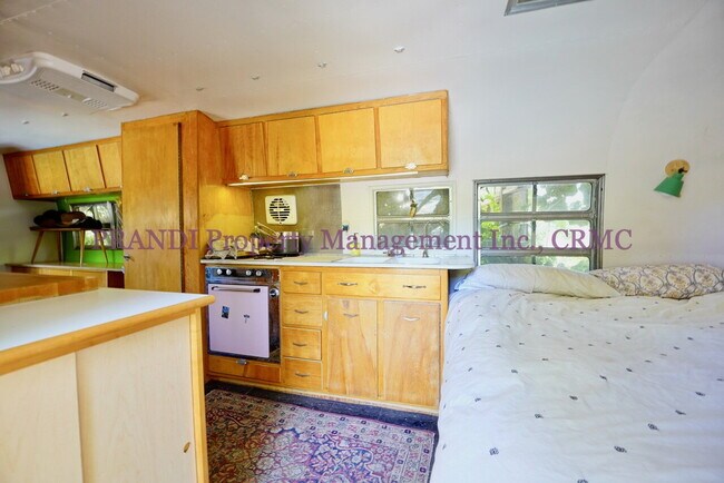 Building Photo - All New!  Fabulous 3 bedroom Fairfax house...