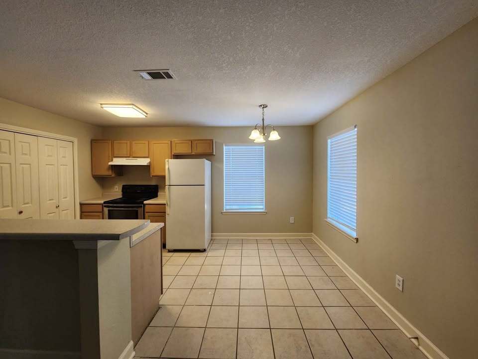 Building Photo - 5080 Gautier Vancleave Rd